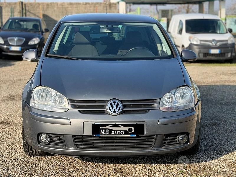 Usata VW Golf VI 101 CV (74 kW) 2010 Grigio Utilitaria