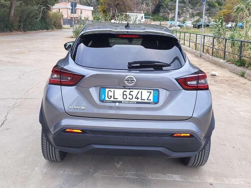 Usata Nissan Juke N-Connecta 114 CV (83 kW) 2022 Grigio SUV