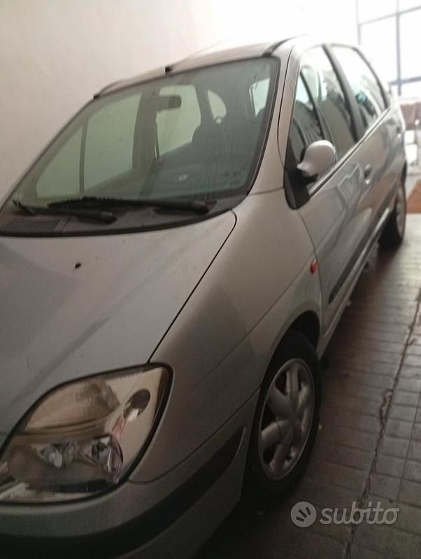 Usata Renault Grand Scénic 2000 Grigio Monovolume