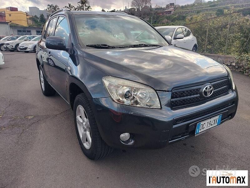 Usata Toyota RAV4 136 CV (100 kW) 2007 SUV
