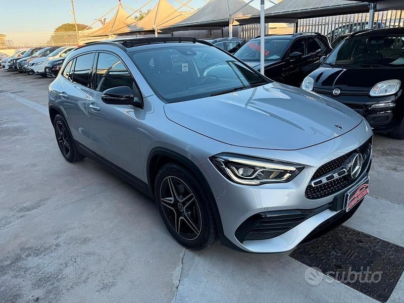 Usata Mercedes GLA220 Premium 150 CV (110 kW) 2020 Grigio SUV