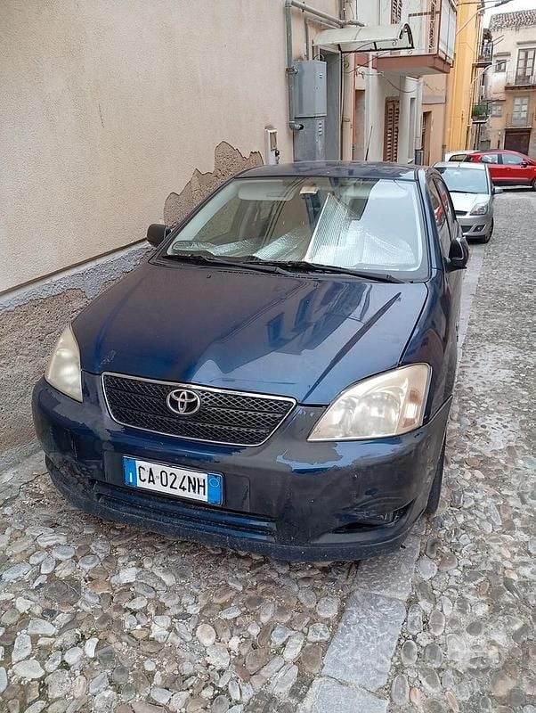 Usata Toyota Corolla 2003 Blu Berlina