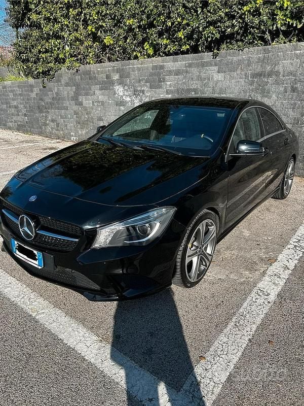 Käytetty Mercedes CLA220 177 HP (130 kW) 2015 Musta Sedan