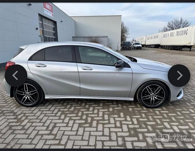 Usata Mercedes A180 AMG 122 CV (89 kW) 2017 Grigio Berlina