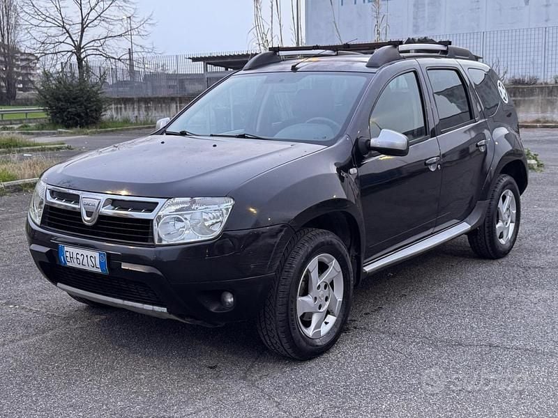 Usata Dacia Duster Lauréate 90 CV (66 kW) 2011 Nero SUV
