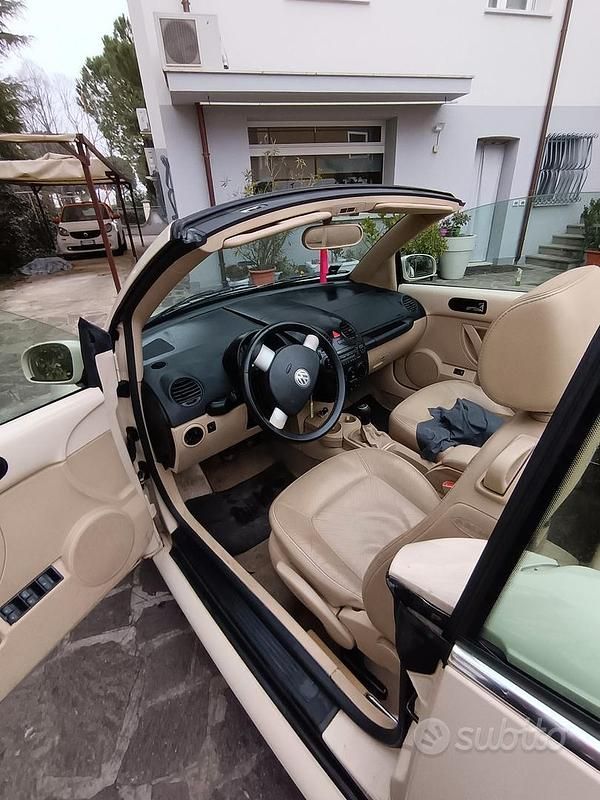 Usata VW New Beetle 105 CV (77 kW) 2004 Utilitaria