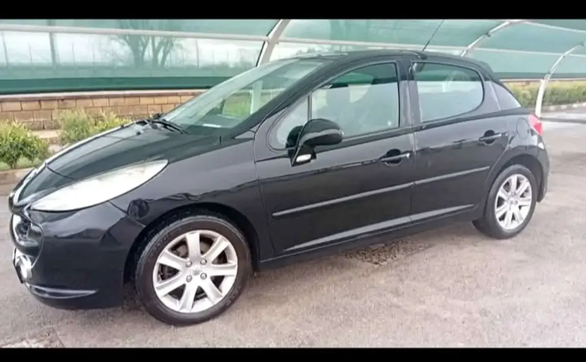 Usata Peugeot 207 90 CV (66 kW) 2007 Berlina