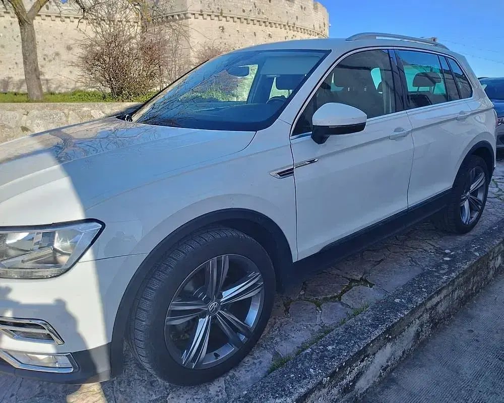 Usata VW Tiguan Executive 150 CV (110 kW) 2016 Bianco SUV