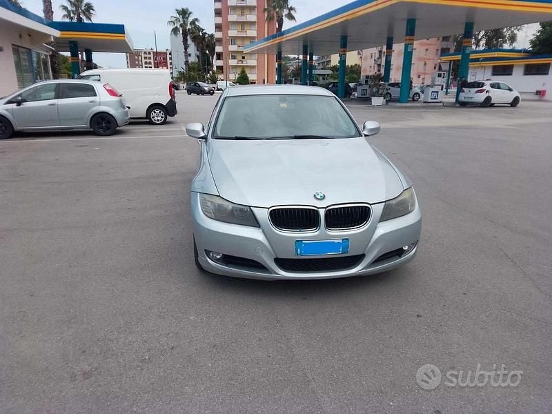 Grigio Usata 2011 BMW 316 Tre volumi | 4999 € (Ottimo prezzo) - Immagine 1/4