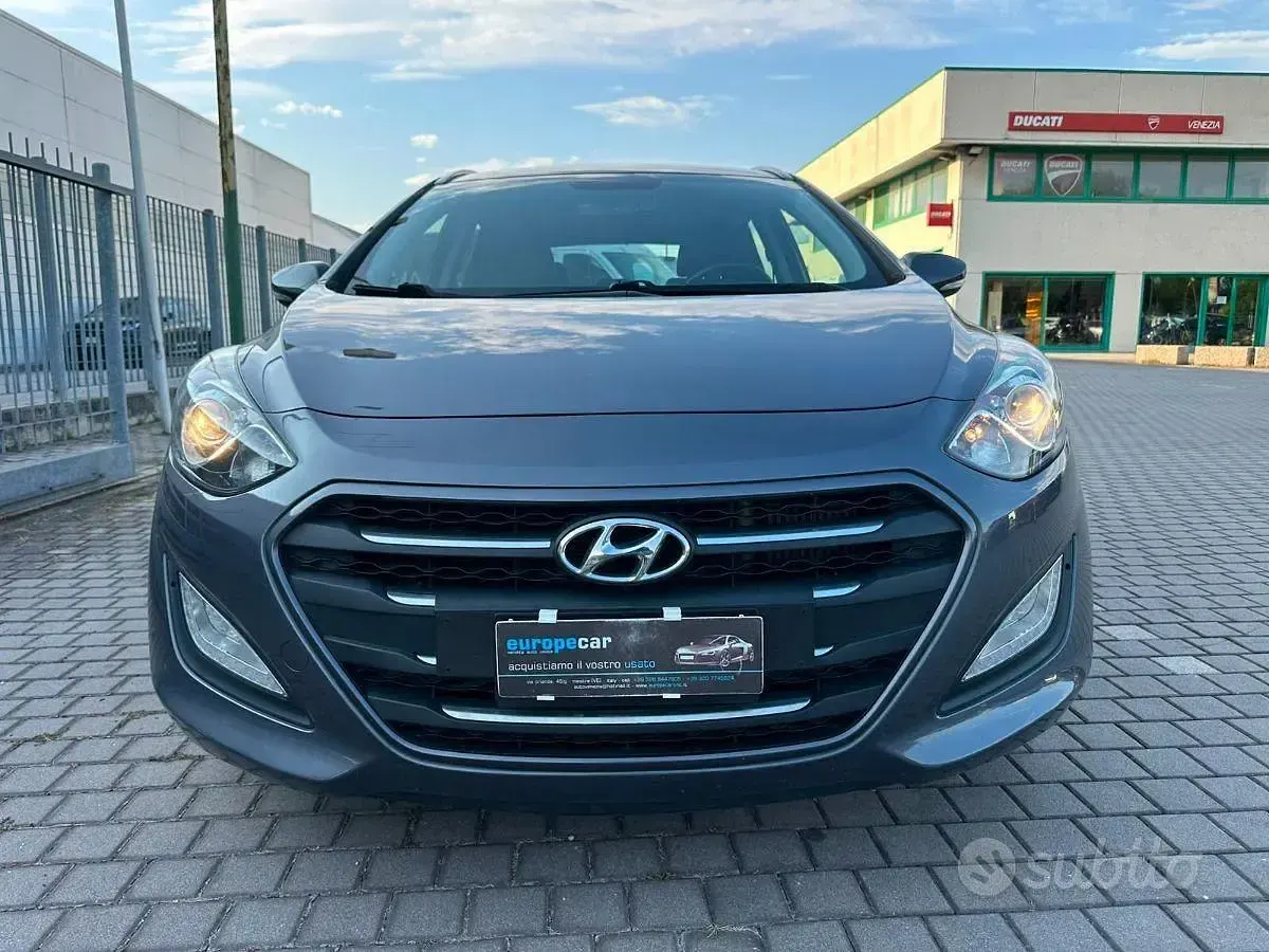 Usata Hyundai i30 90 CV (66 kW) 2015 Grigio Station wagon