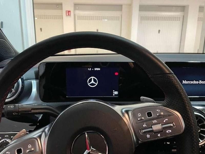 Usata Mercedes CLA180 Premium 116 CV (85 kW) 2022 Argento Berlina