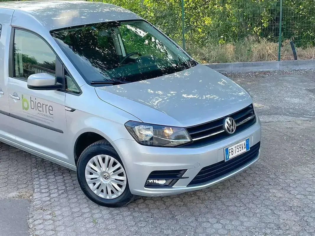 Usata VW Caddy Highline 102 CV (75 kW) 2015 Argento Monovolume