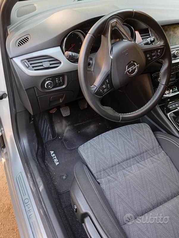 Usata Opel Astra GS Line 122 CV (89 kW) 2020 Argento Berlina
