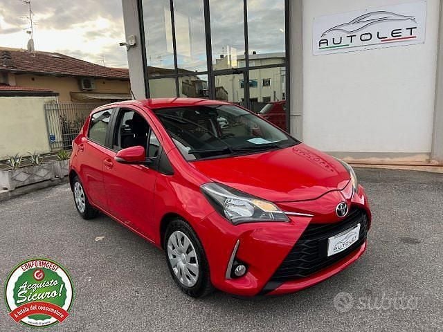 Antracite Usata 2019 Toyota Yaris Lounge Tre volumi | 8500 € (Ottimo prezzo) - Immagine 1/4