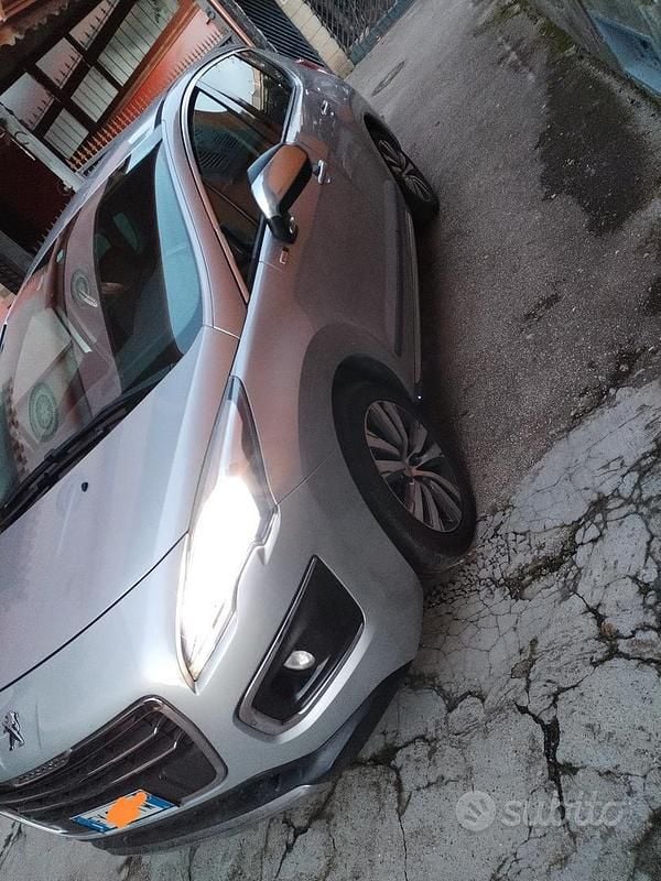 Usata Peugeot 3008 Business-Line 120 CV (88 kW) 2016 Grigio SUV