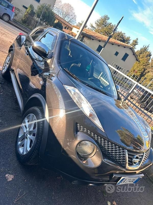 Usata Nissan Juke Acenta 110 CV (80 kW) 2011 Grigio SUV