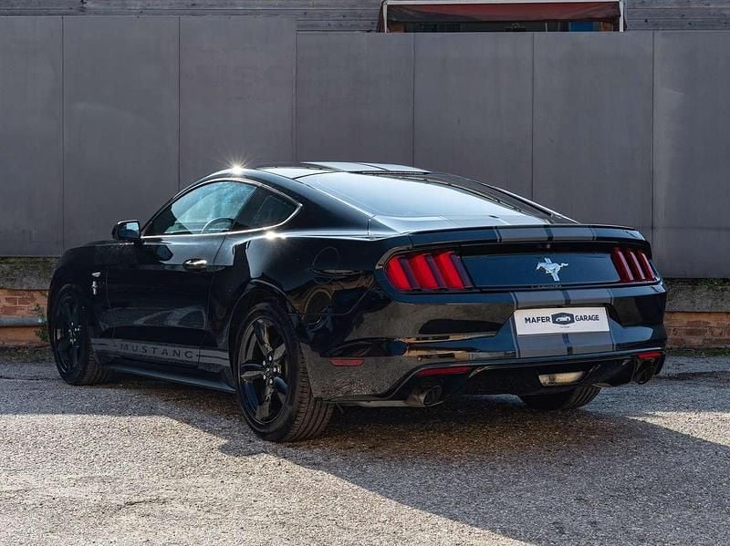 Usata Ford Mustang Fastback 306 CV (225 kW) 2016 Nero pastello Coupé