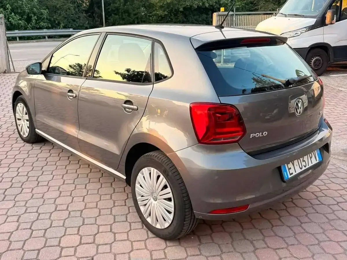 Usata VW Polo 75 CV (55 kW) 2015 Grigio Berlina