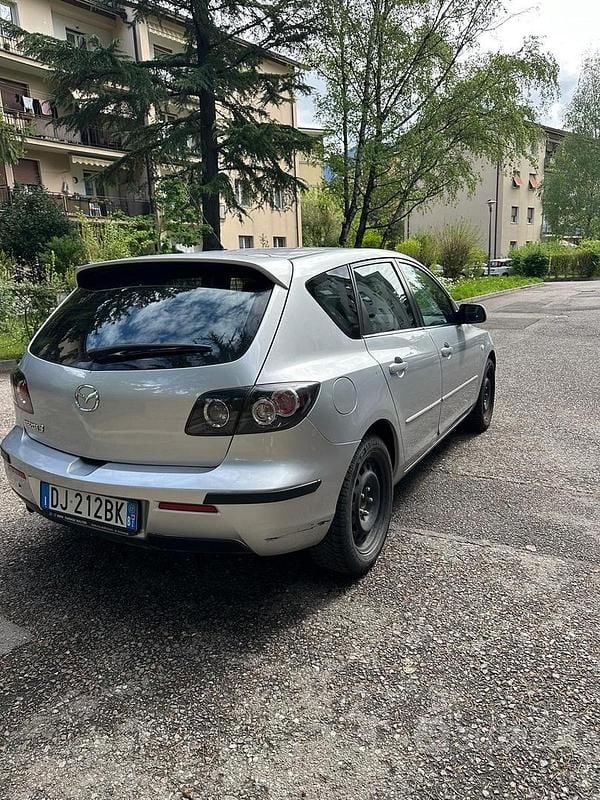 Usata Mazda 3 Active 105 CV (77 kW) 2007 Grigio Berlina