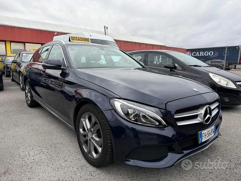 Usata Mercedes C200 136 CV (100 kW) 2017 Blu Station wagon