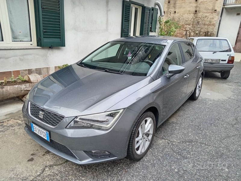 Grigio Usata 2014 Seat Leon Tre volumi | 8300 € (Molto cara) - Immagine 1/4