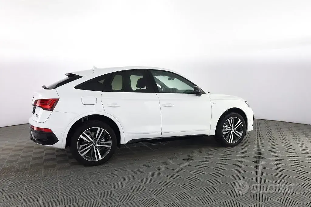 Usata Audi Q5 Ambiente 204 CV (150 kW) 2024 Bianco ibis SUV