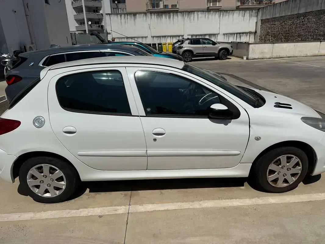 Usata Peugeot 206 60 CV (44 kW) 2009 Bianco Berlina