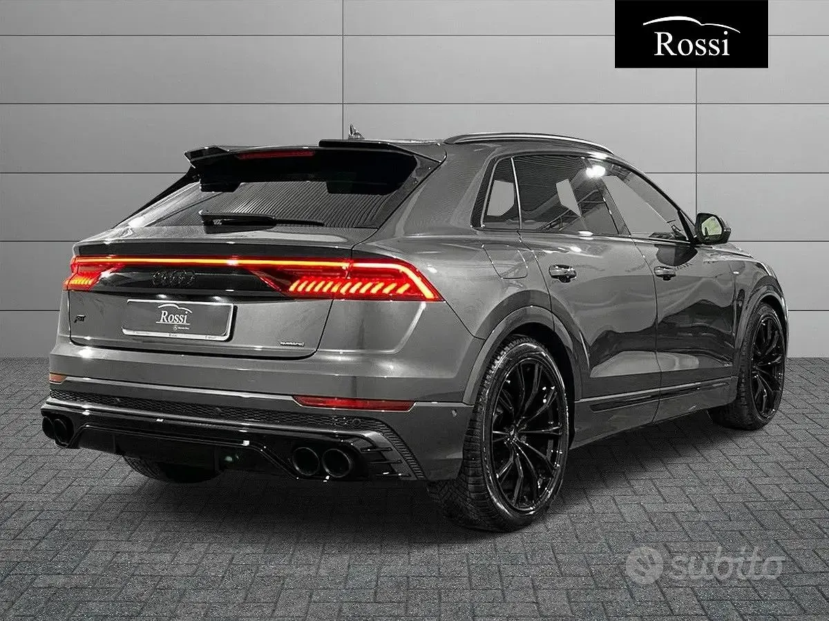 Usata Audi Q8 286 CV (210 kW) 2023 Grigio SUV