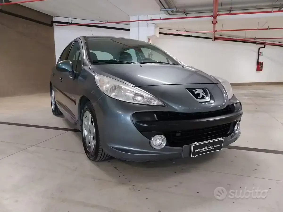Usata Peugeot 207 Sport 68 CV (50 kW) 2009 Grigio Berlina
