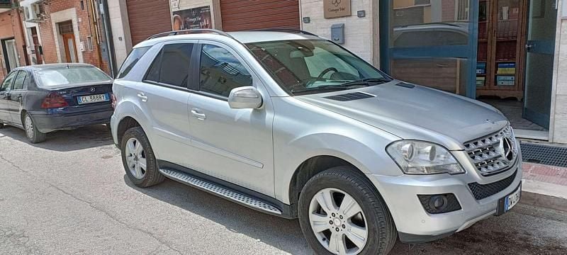 Usata Mercedes ML320 224 CV (164 kW) 2009 Argento SUV