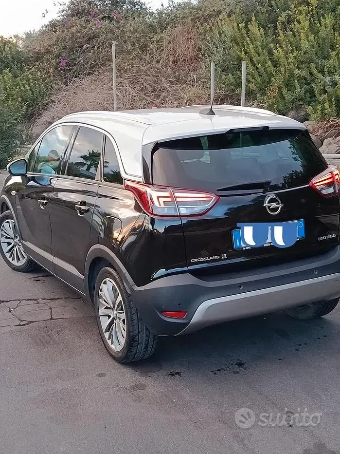 Usata Opel Crossland 99 CV (72 kW) 2017 Nero SUV