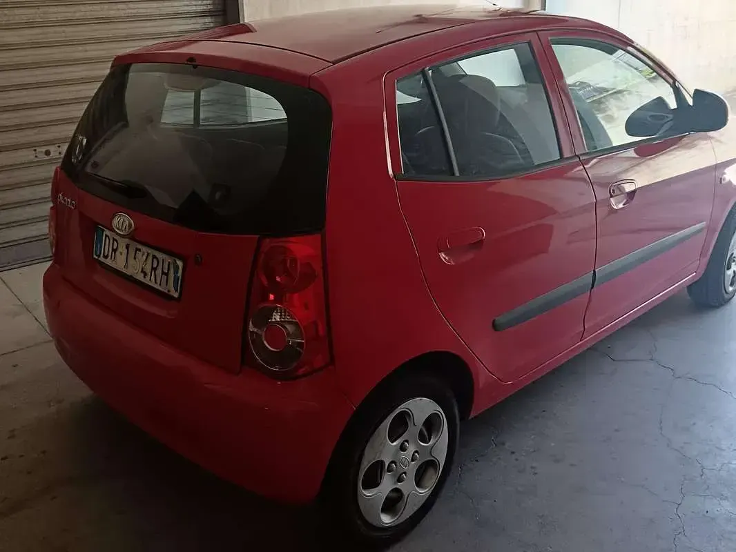 Usata Kia Picanto 60 CV (44 kW) 2008 Rosso Utilitaria