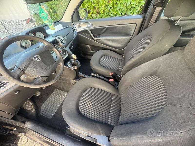 Usata Lancia Ypsilon 95 CV (69 kW) 2011 Nero Utilitaria