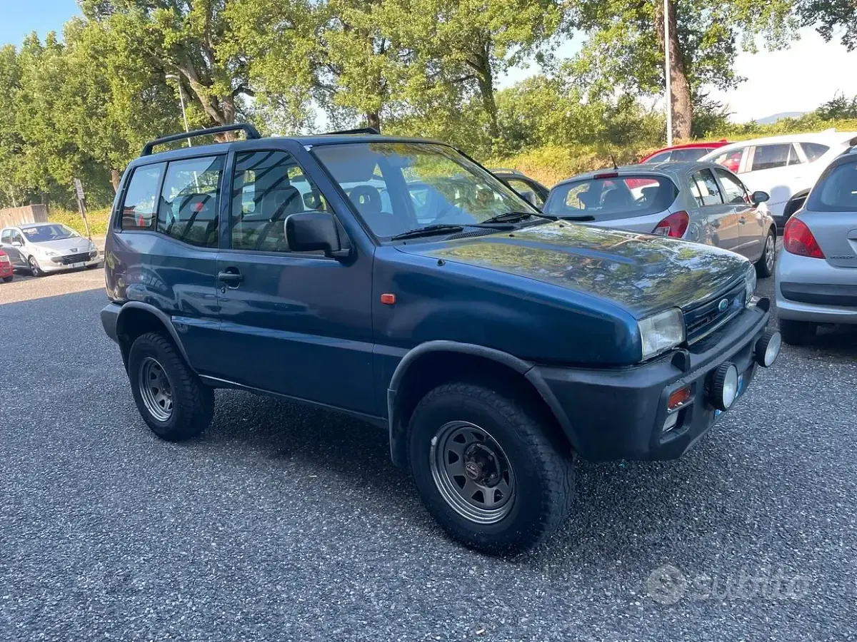 Usata Nissan Terrano 101 CV (74 kW) 1994 Bluazzurro SUV
