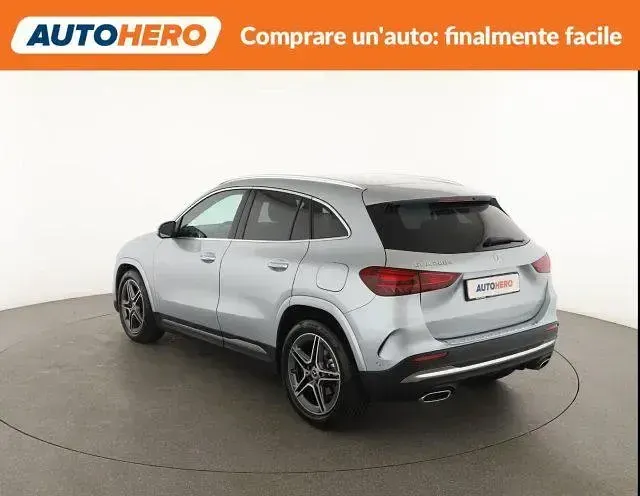 Usata Mercedes GLA200 AMG Line Premium 149 CV (109 kW) 2025 Argento SUV