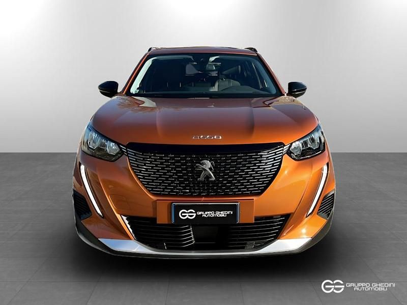 Usata Peugeot 2008 Allure 110 CV (80 kW) 2022 Arancione SUV