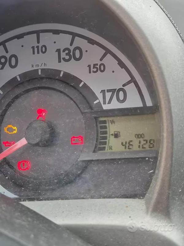 Usata Toyota Aygo 69 CV (50 kW) 2007 Grigio Utilitaria