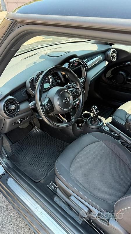 Usata Mini Cooper D 116 CV (85 kW) 2020 Nero Utilitaria