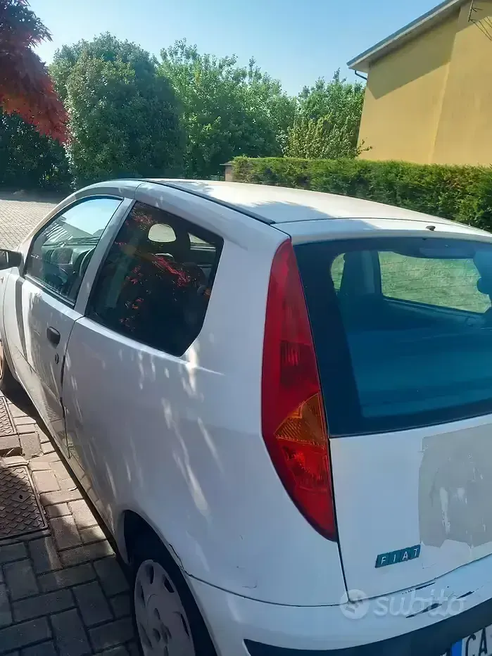 Usata Fiat Punto 80 CV (58 kW) 2002 Bianco Utilitaria
