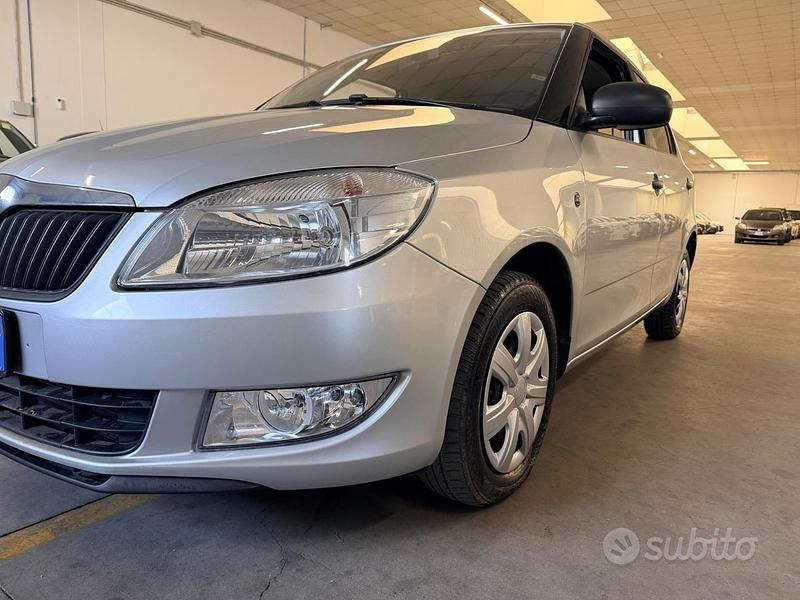 Usata Skoda Fabia Style 70 CV (51 kW) 2011 Grigio Berlina