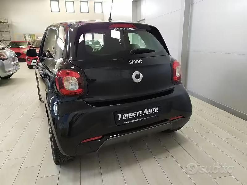 Usata Smart ForFour Passion 90 CV (66 kW) 2019 Nero(met.) Utilitaria