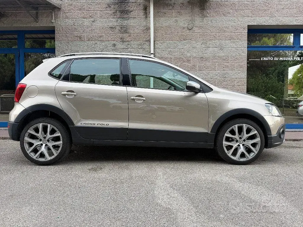 Usata VW Polo Cross 90 CV (66 kW) 2016 Grigio Utilitaria
