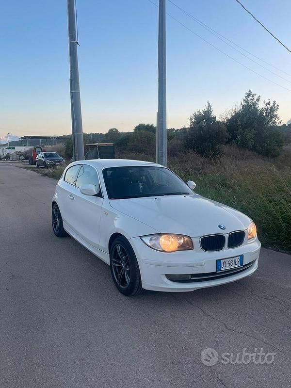 Usata BMW 116 146 CV (107 kW) 2009 Bianco Utilitaria