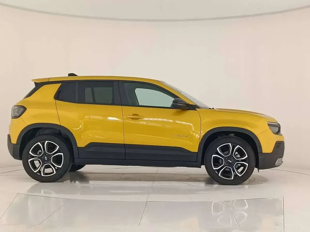 Usata Jeep Avenger Summit 101 CV (74 kW) 2025 Yellow launch SUV