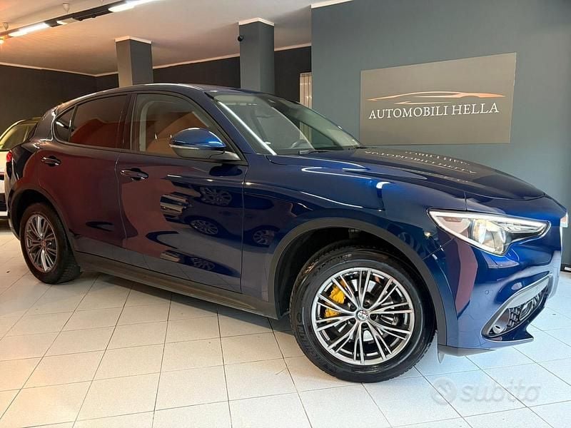 Usata Alfa Romeo Stelvio 209 CV (153 kW) 2017 Blu SUV