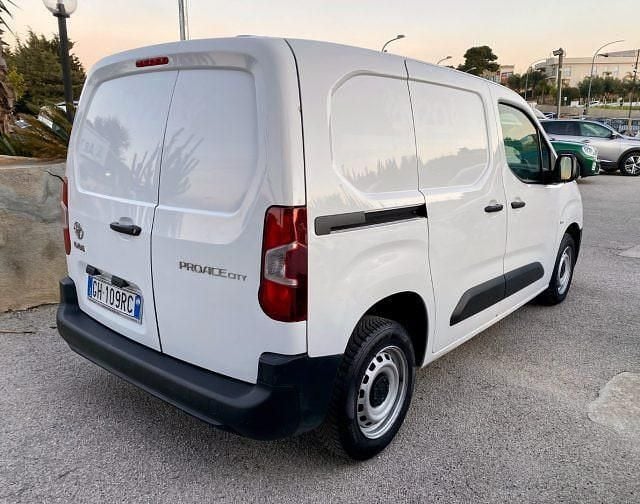Usata Toyota Proace City City 101 CV (74 kW) 2022 Grigio Monovolume