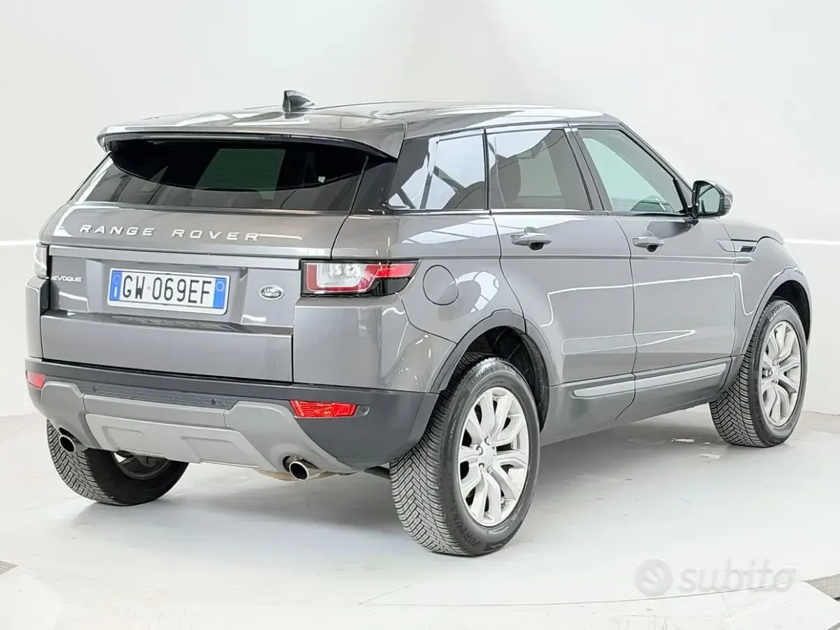 Usata Land Rover Range Rover evoque 150 CV (110 kW) 2017 Grigio SUV