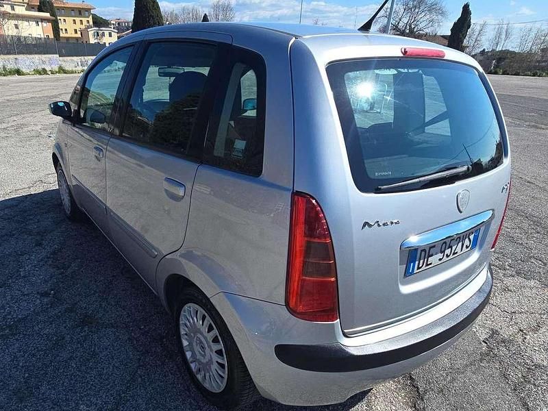 Usata Lancia Musa 90 CV (66 kW) 2007 Argento Monovolume
