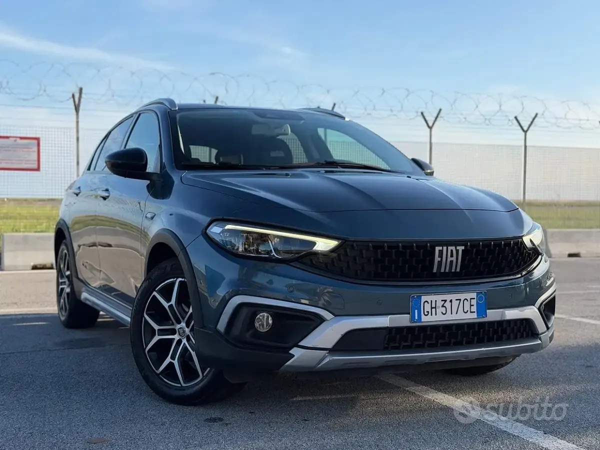 Usata Fiat Tipo 100 CV (73 kW) 2022 Blu Berlina