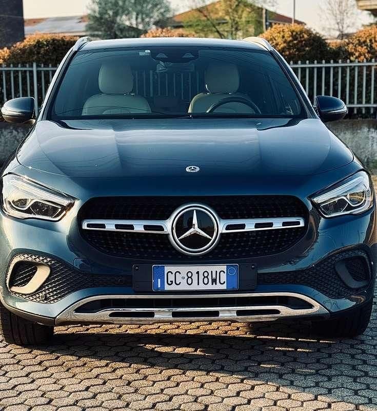 Usata Mercedes GLA250 160 CV (117 kW) 2020 Blu/azzurro SUV